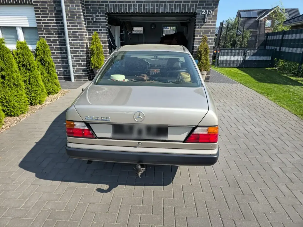 Gebraucht Mercedes 230 132 PS (97 kW) 1989 Grau Coupé