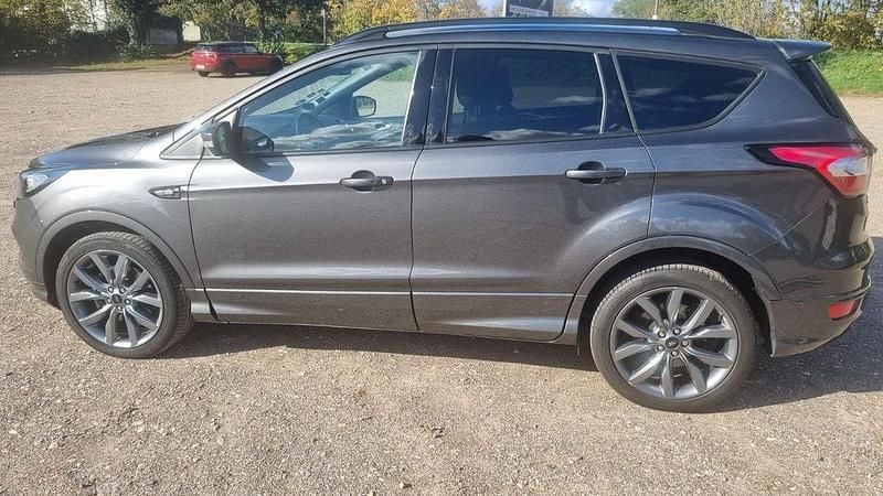 Gebraucht Ford Kuga ST-Line 175 PS (128 kW) 2019 Grau SUV