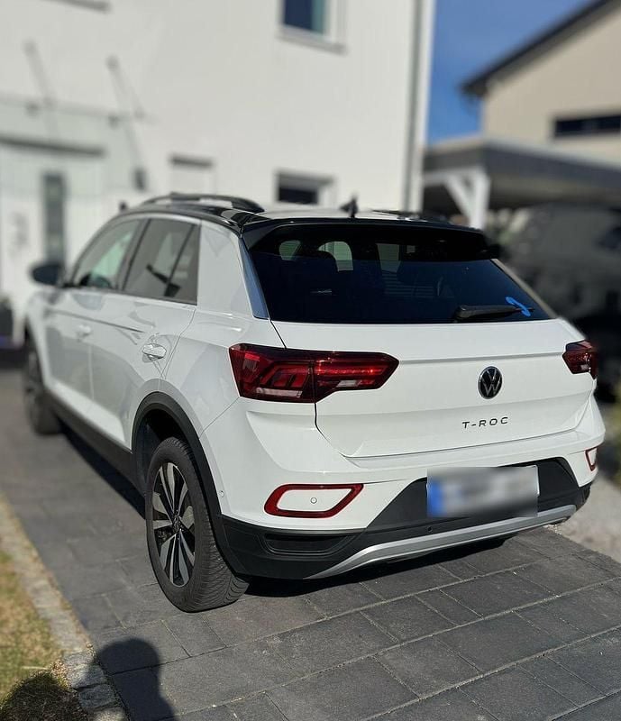 Gebraucht VW T-Roc Move 110 PS (80 kW) 2023 Weiß SUV