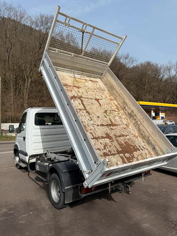 Second-hand Renault Trafic 150 CP (110 kW) 2008 Alb Monovolum