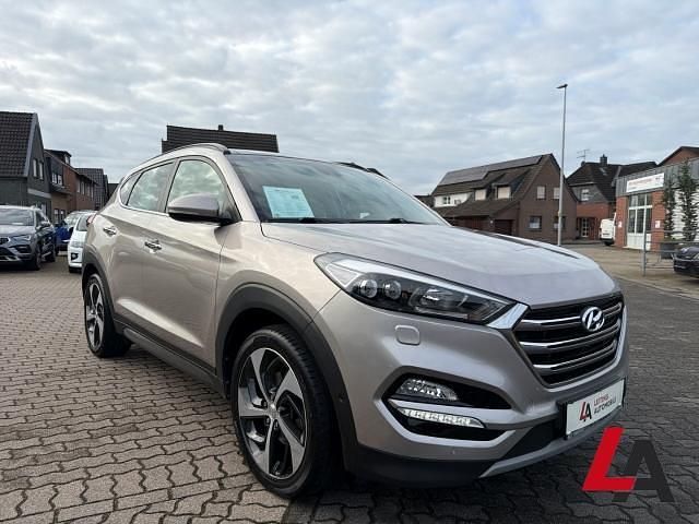 Gebraucht Hyundai Tucson Premium 141 PS (103 kW) 2016 Met (silber SUV