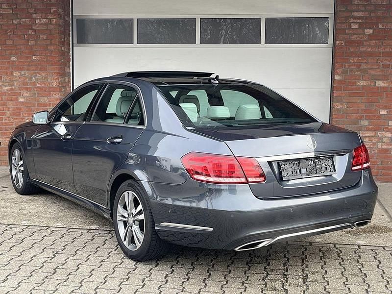 Gebraucht Mercedes E200 136 PS (100 kW) 2014 755 (tenoritgrau  metalliclac Limousine