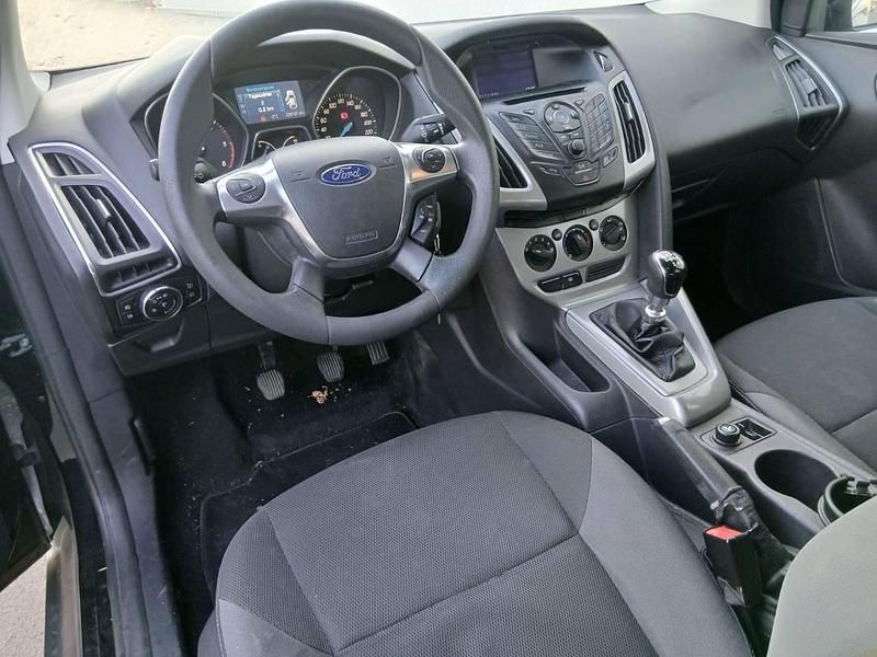 Gebraucht Ford Focus 95 PS (69 kW) 2012 Schwarz Kombi