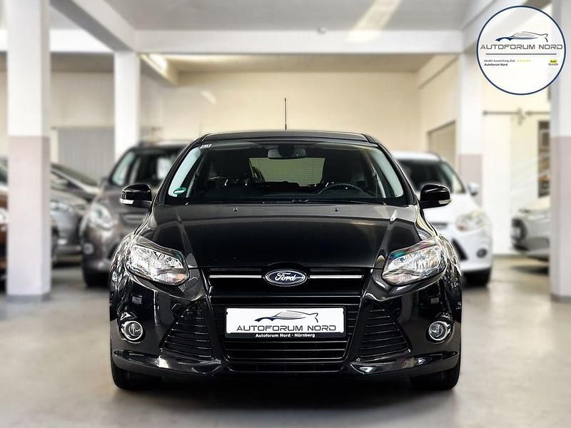 Gebraucht Ford Focus Titanium 125 PS (91 kW) 2014 Schwarz Limousine