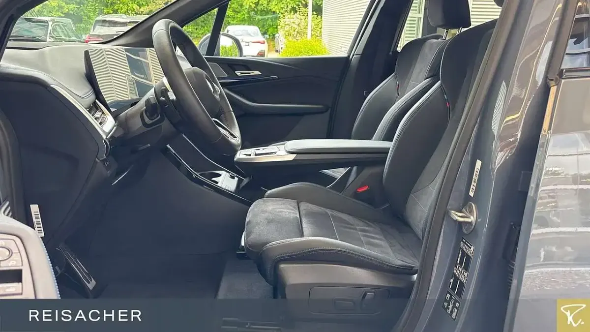 Gebraucht BMW 223 Active Tourer M Sport 204 PS (150 kW) 2025 Grau Van / Kleinbus