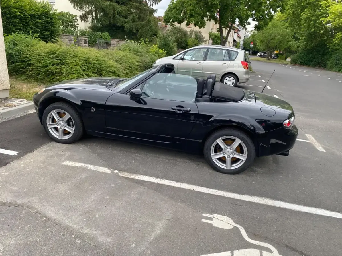 Gebraucht Mazda MX5 Energy 126 PS (92 kW) 2006 Schwarz Cabrio