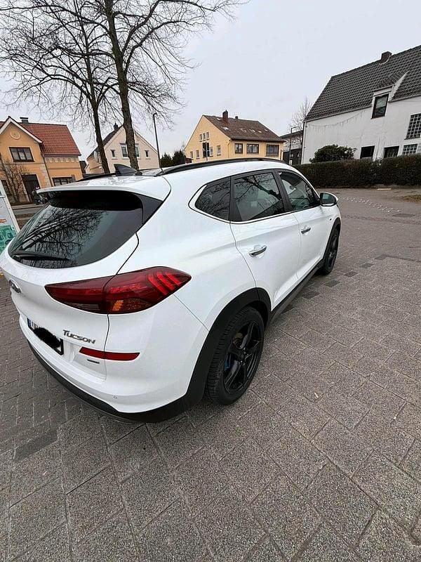 Weiß Gebraucht 2019 Hyundai Tucson SUV | 15.000 € (Superpreis) - Bild 1/4