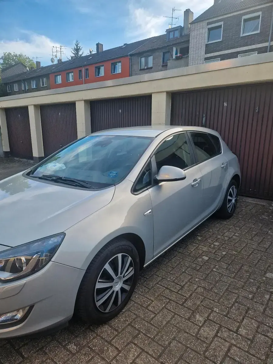 Gebraucht Opel Astra 116 PS (85 kW) 2010 Kleinwagen