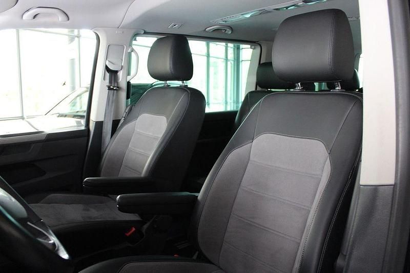 Usado VW Multivan 204 HP (150 kW) 2021 Preto Monovolume