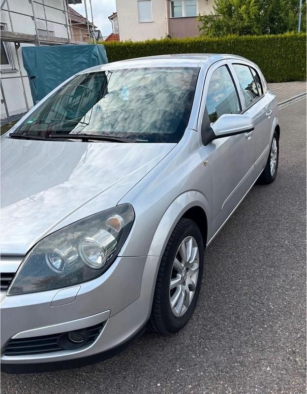 Silber Gebraucht 2004 Opel Astra Kleinwagen | 1.250 € (Guter Preis) - Bild 1/4