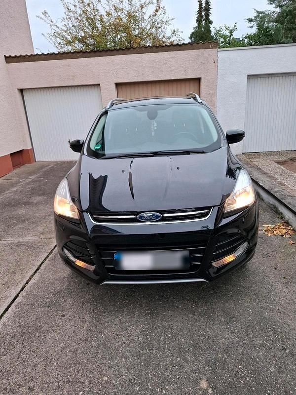Gebraucht Ford Kuga 120 PS (88 kW) 2015 Schwarz SUV