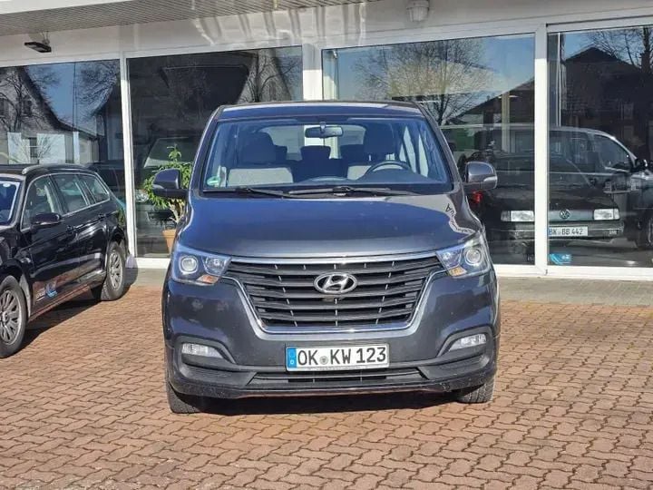 Schwarz Gebraucht 2018 Hyundai H 350 Van | 8.900 € (Superpreis) - Bild 1/1