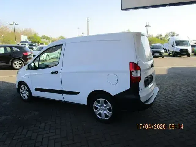 Używany Ford Courier Trend 101 KM (74 kW) 2022 Biały Minivan