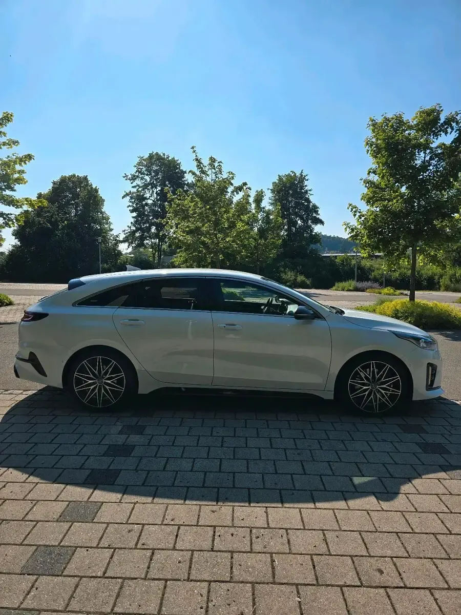 Używany Kia ProCeed GT 204 KM (150 kW) 2021 Biały Kombi