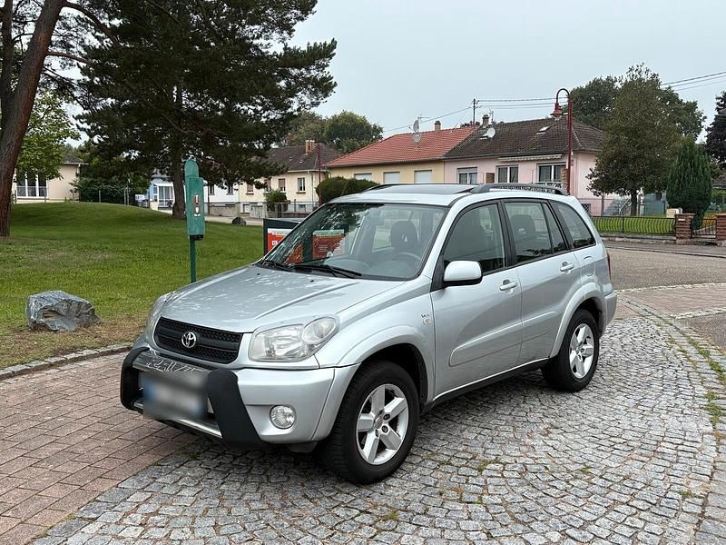Silber Gebraucht 2004 Toyota RAV4 SUV | 7.200 € (Fairer Preis) - Bild 1/4