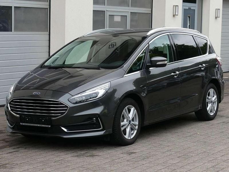 Grau Gebraucht 2020 Ford S-MAX Titanium Van / Kleinbus | 22.900 € (Fairer Preis) - Bild 1/4