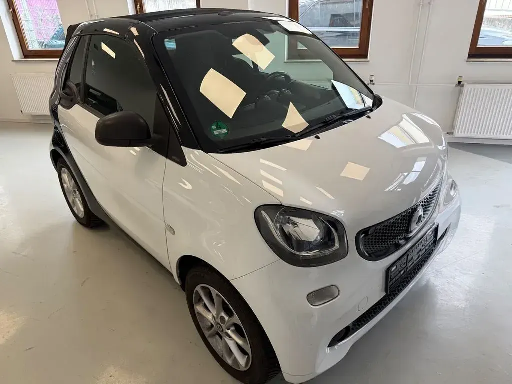 Gebraucht Smart ForTwo Cabrio Passion 71 PS (52 kW) 2016 Weiß Cabrio