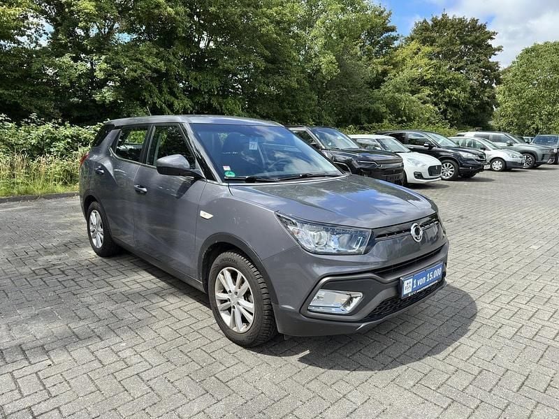 Grau Gebraucht 2016 Ssangyong XLV Quartz SUV | 13.860 € (Etwas zu teuer) - Bild 1/1