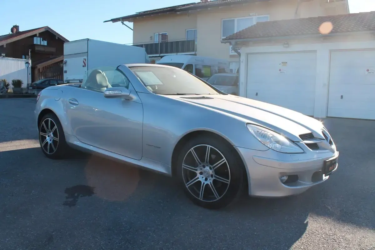 Gebraucht Mercedes SLK200 163 PS (119 kW) 2007 Silber Cabrio