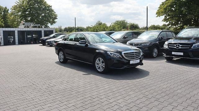 Schwarz Gebraucht 2015 Mercedes C250 Exclusive Limousine | 19.900 € (Fairer Preis) - Bild 1/4
