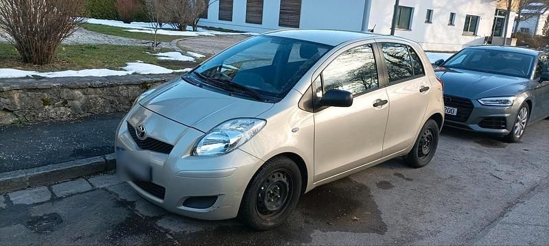 Gebraucht Toyota Yaris 2009 Beige Kleinwagen