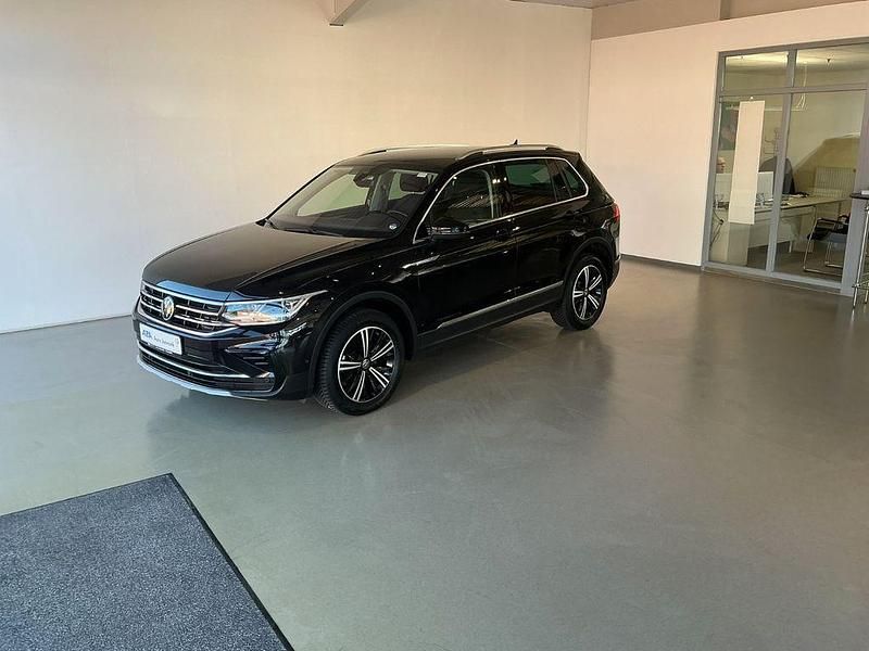 Gebraucht VW Tiguan 150 PS (110 kW) 2021 Schwarz SUV