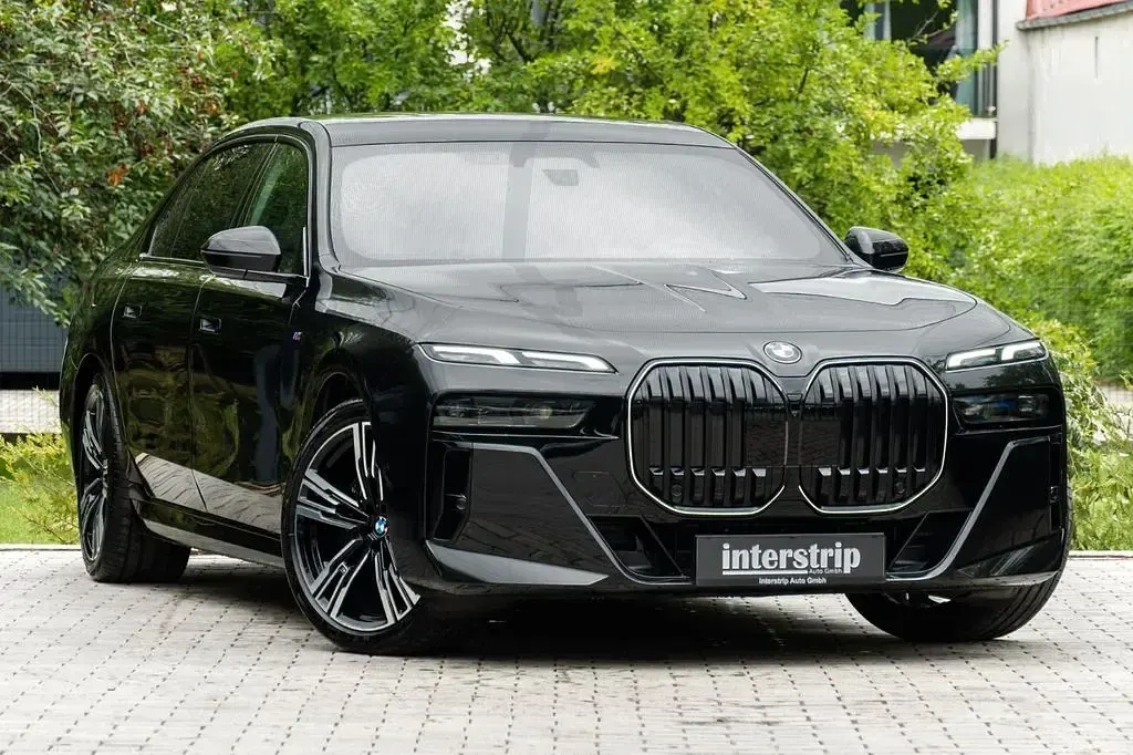 Gebraucht BMW 740 M Sport 299 PS (219 kW) 2025 Schwarz Limousine