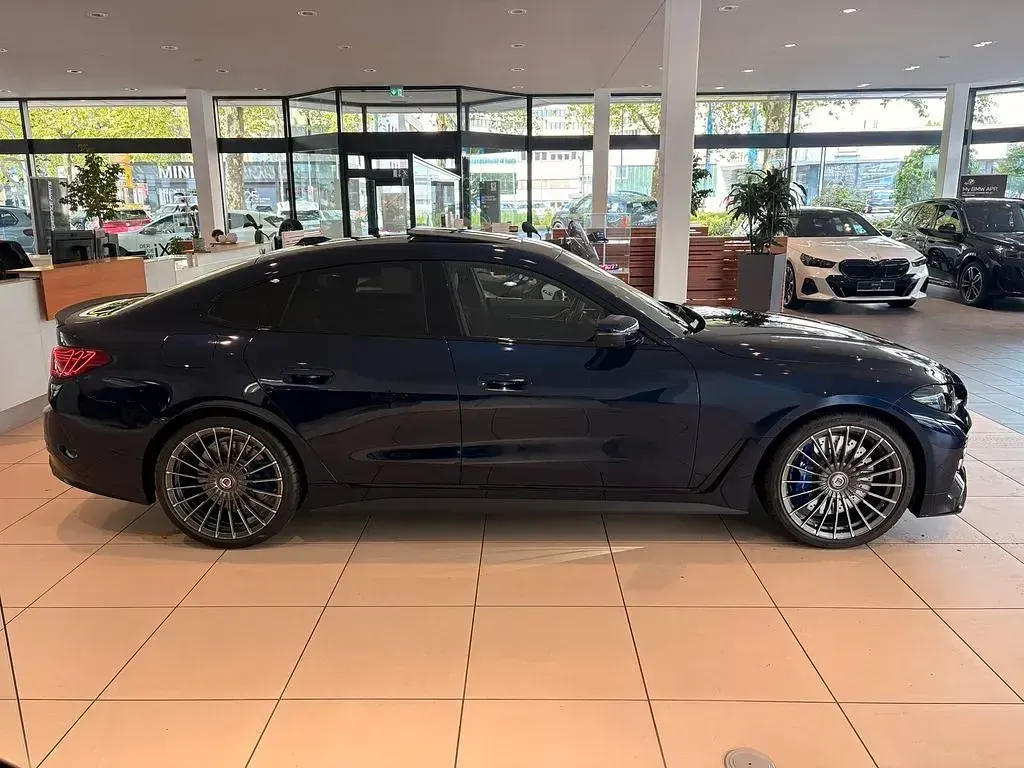 Używany Alpina D4 355 KM (261 kW) 2025 Niebieski Coupe