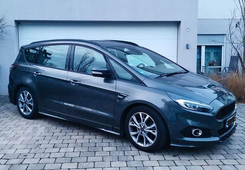 Gebraucht Ford S-MAX ST-Line 190 PS (139 kW) 2018 Grau Van / Kleinbus