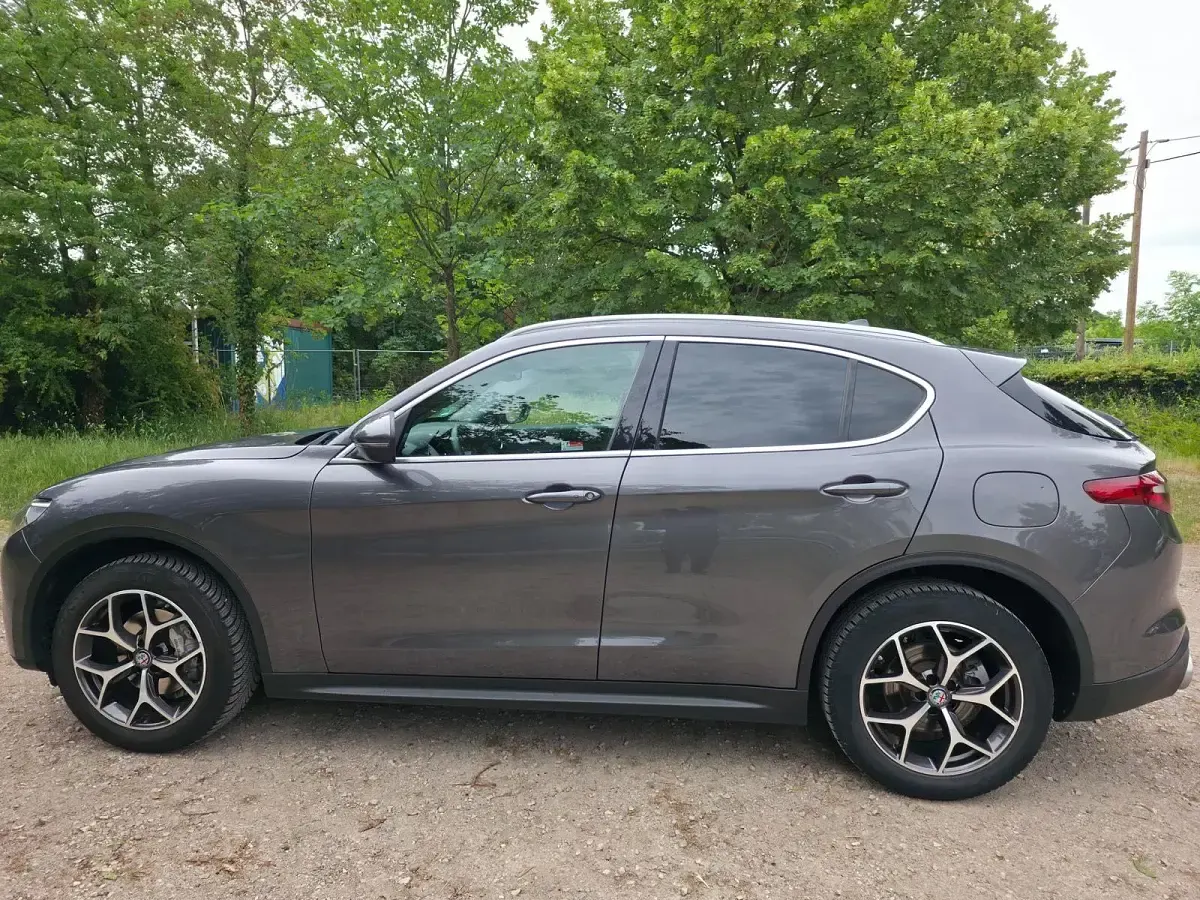 Gebraucht Alfa Romeo Stelvio 200 PS (147 kW) 2018 Grau SUV