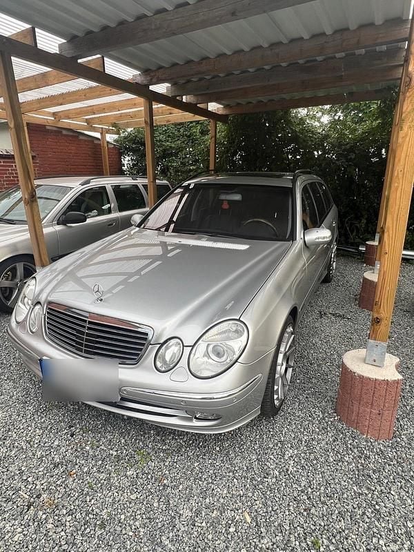 Silber Gebraucht 2005 Mercedes E500 Kombi | 5.300 € (Superpreis) - Bild 1/4