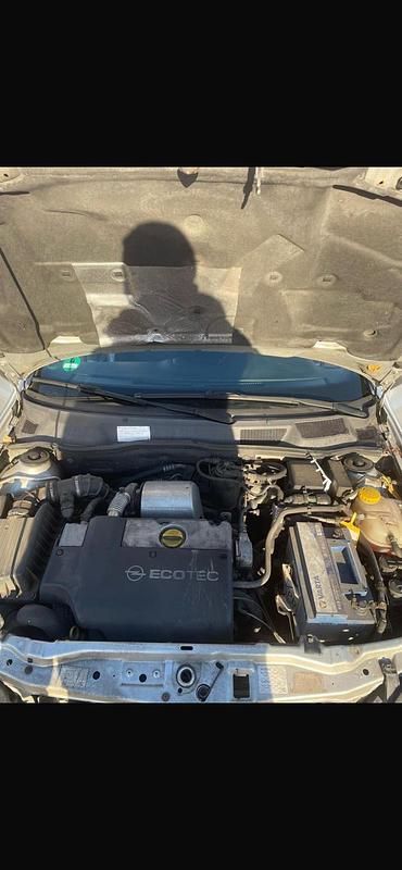 Second-hand Opel Astra 101 CP (74 kW) 1999 Argintiu Berlinǎ