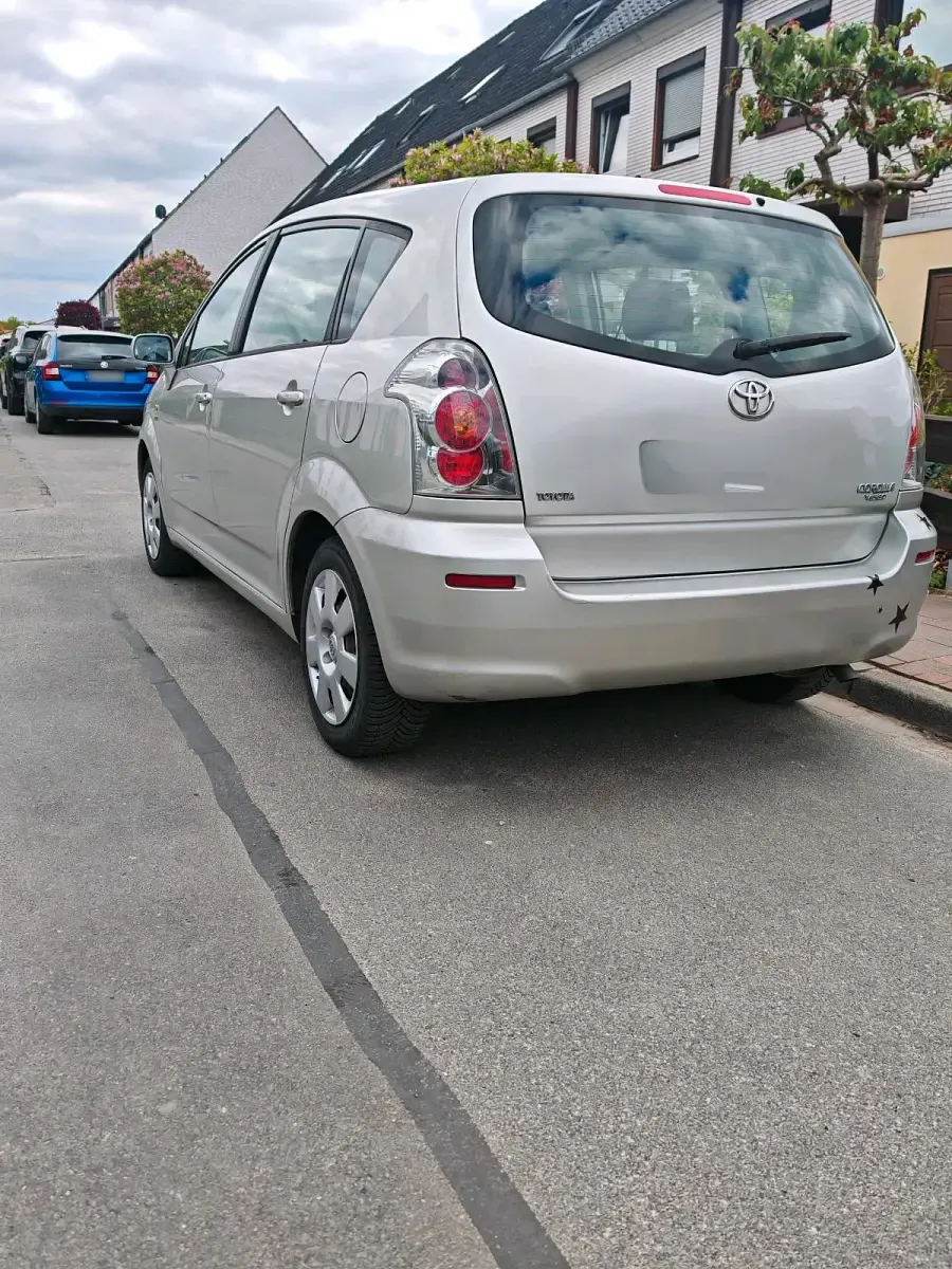 Gebraucht Toyota Corolla Verso 129 PS (94 kW) 2005 Grau Van / Kleinbus