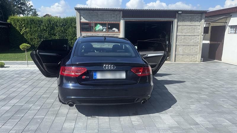 Blau Gebraucht 2010 Audi A5 Coupé | 8.000 € (Fairer Preis) - Bild 1/4