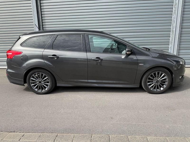 Gebraucht Ford Focus ST-Line 140 PS (102 kW) 2018 Grau Kombi