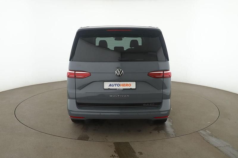 Gebraucht VW Multivan 150 PS (110 kW) 2023 Grau Van