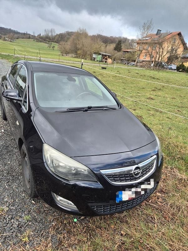 Gebraucht Opel Astra Edition 180 PS (132 kW) 2010 Schwarz Limousine