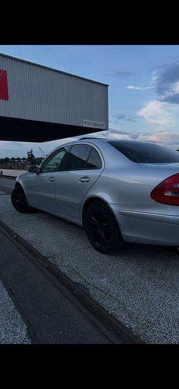 Gebraucht Mercedes E320 Elegance 224 PS (164 kW) 2002 Silber Limousine