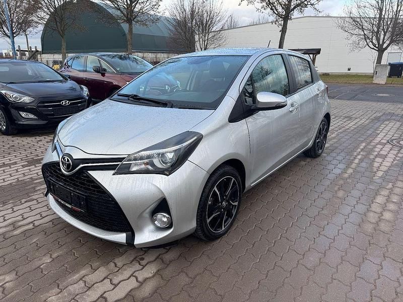 Gebraucht Toyota Yaris Executive 99 PS (72 kW) 2014 Limousine