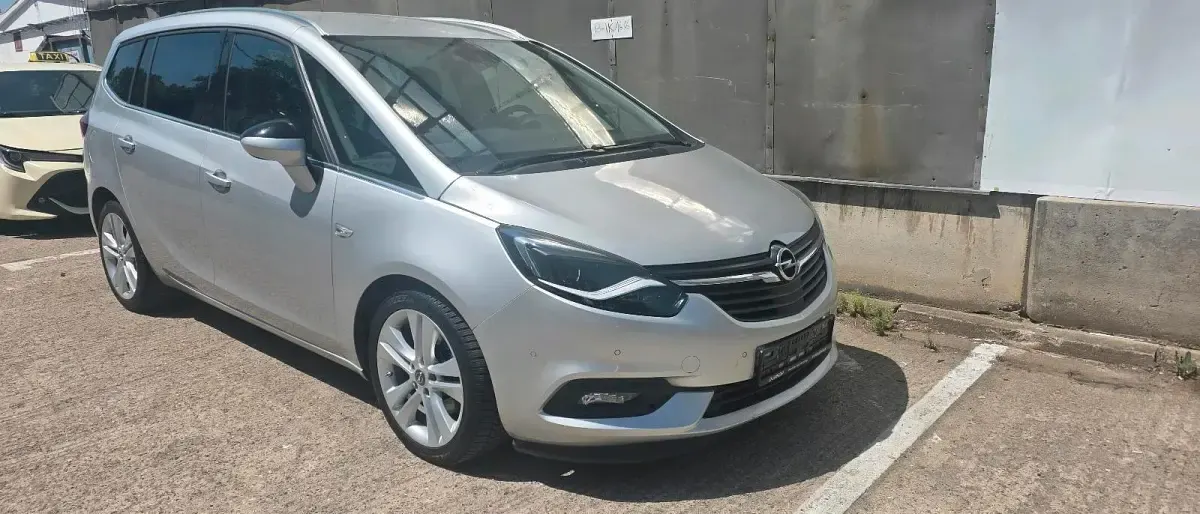Gebraucht Opel Zafira 170 PS (125 kW) 2017 Silber Van / Kleinbus