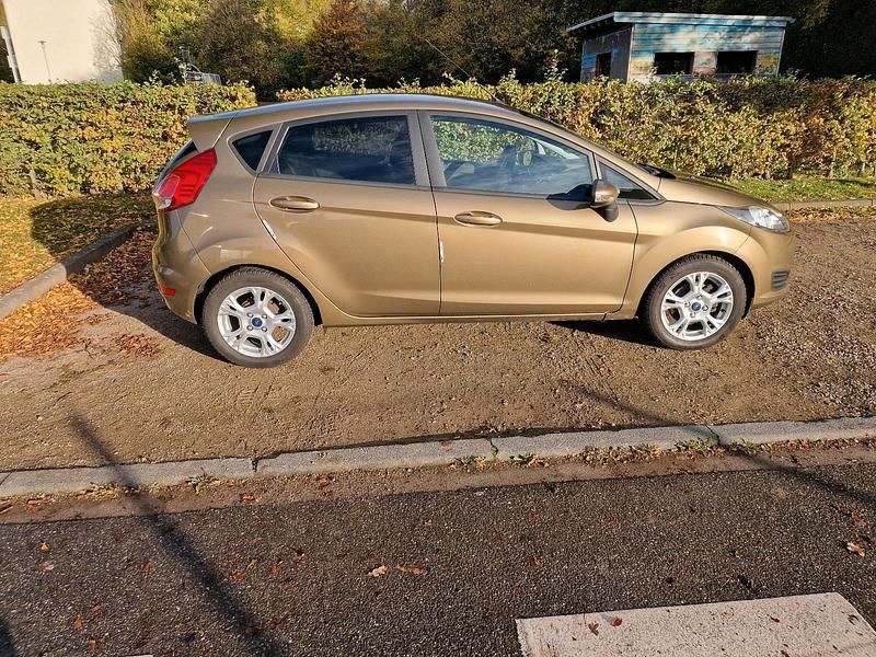 Gold Gebraucht 2013 Ford Fiesta Kleinwagen | 4.950 € (Fairer Preis) - Bild 1/4