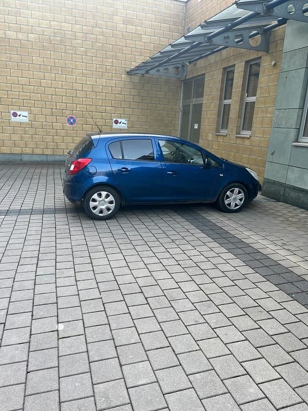 Blau Gebraucht 2010 Opel Corsa Kombi | 2.800 € (Guter Preis) - Bild 1/4