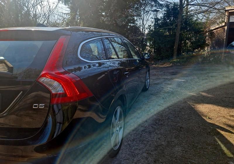 Gebraucht Volvo V60 205 PS (150 kW) 2010 Schwarz Kombi