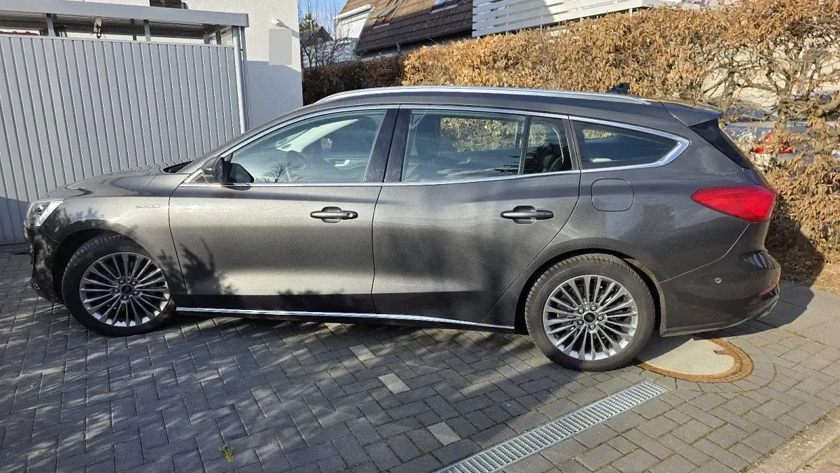 Gebraucht Ford Focus Vignale 151 PS (111 kW) 2019 Grau Kombi
