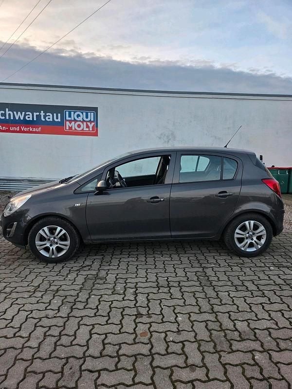 Grau Gebraucht 2013 Opel Corsa Kleinwagen | 4.990 € (Teuer) - Bild 1/4