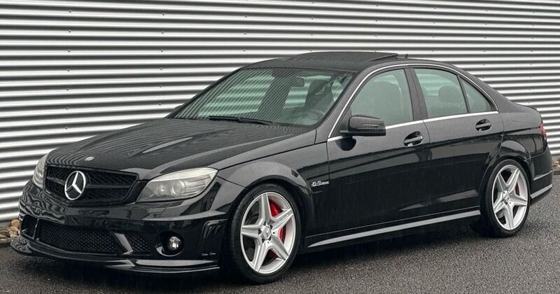 Schwarz Gebraucht 2010 Mercedes C63 AMG AMG Limousine | 35.000 € (Teuer) - Bild 1/4