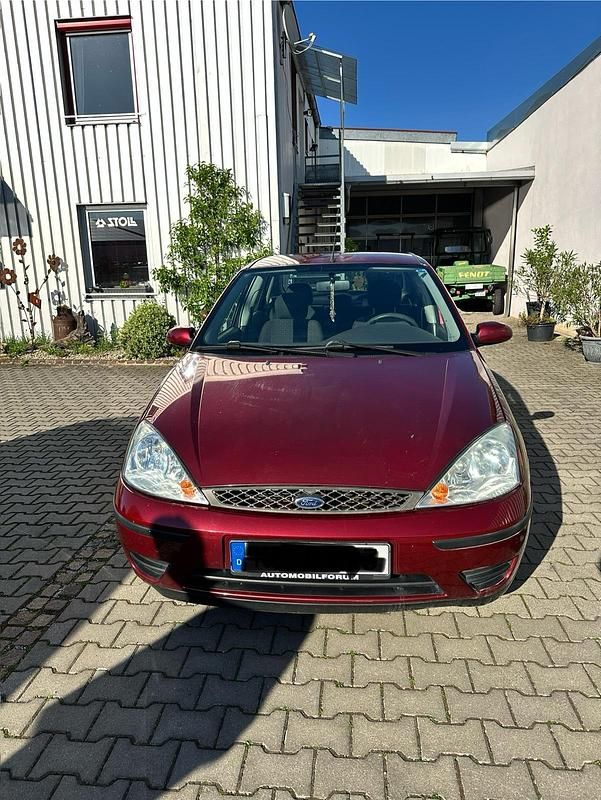 Rot Gebraucht 2004 Ford Focus Limousine | 750 € (Guter Preis) - Bild 1/4