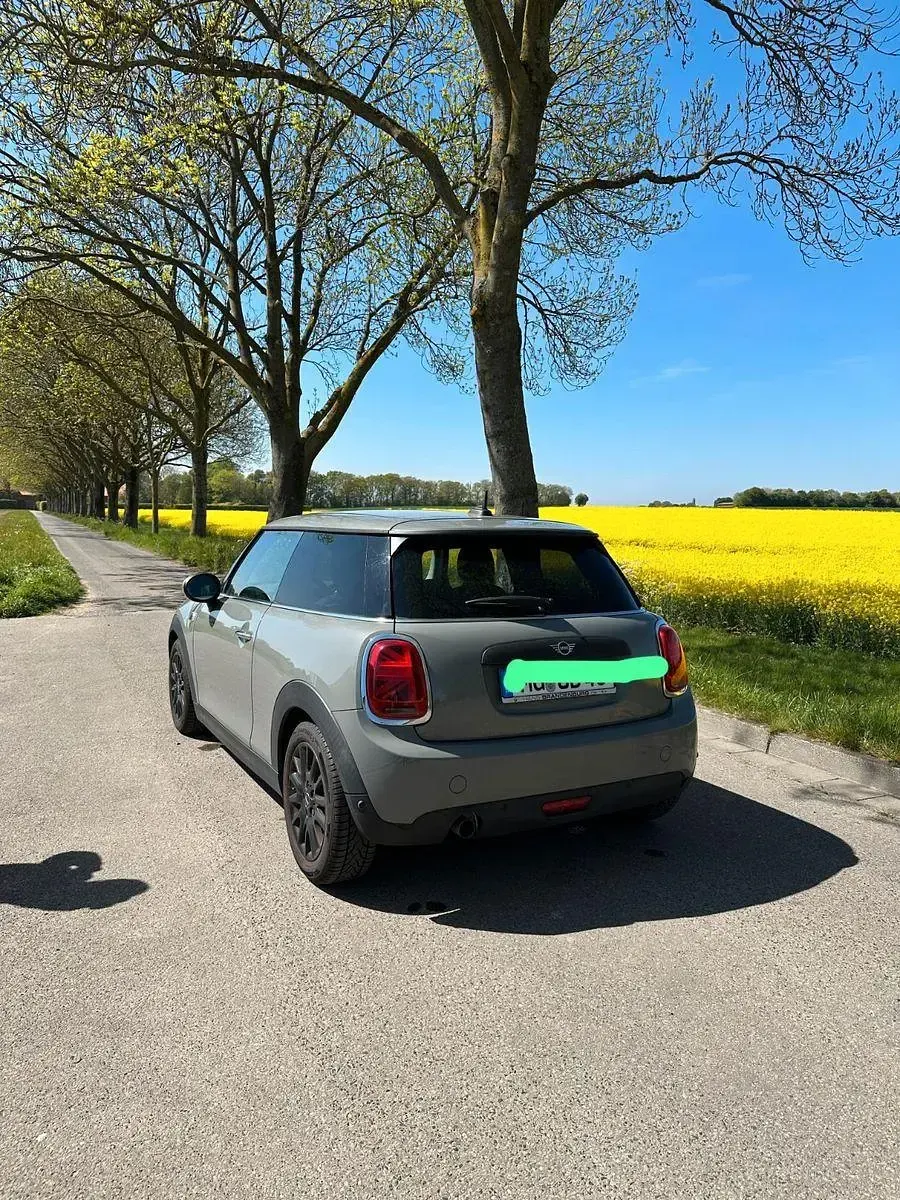 Usado Mini ONE 102 HP (75 kW) 2019 Cinzento Citadino