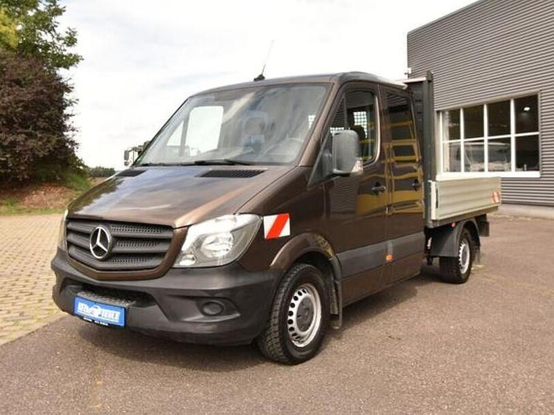 Braun Gebraucht 2018 Mercedes Sprinter Van | 19.980 € (Teuer) - Bild 1/4