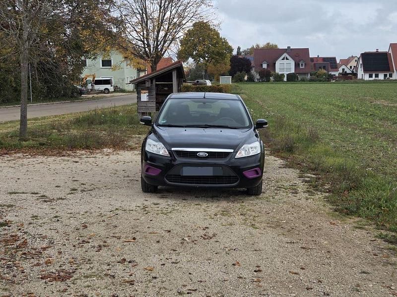 Schwarz Gebraucht 2010 Ford Focus Style Limousine | 2.700 € (Fairer Preis) - Bild 1/4